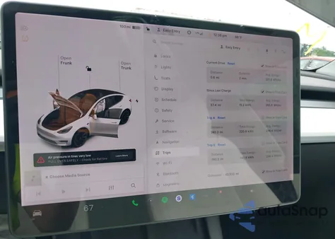 2021 Tesla Model Y Long Range Dual Motor All-Wheel Drive z USA, uszkodzony, nr VIN 5YJYGDEE7MF304864